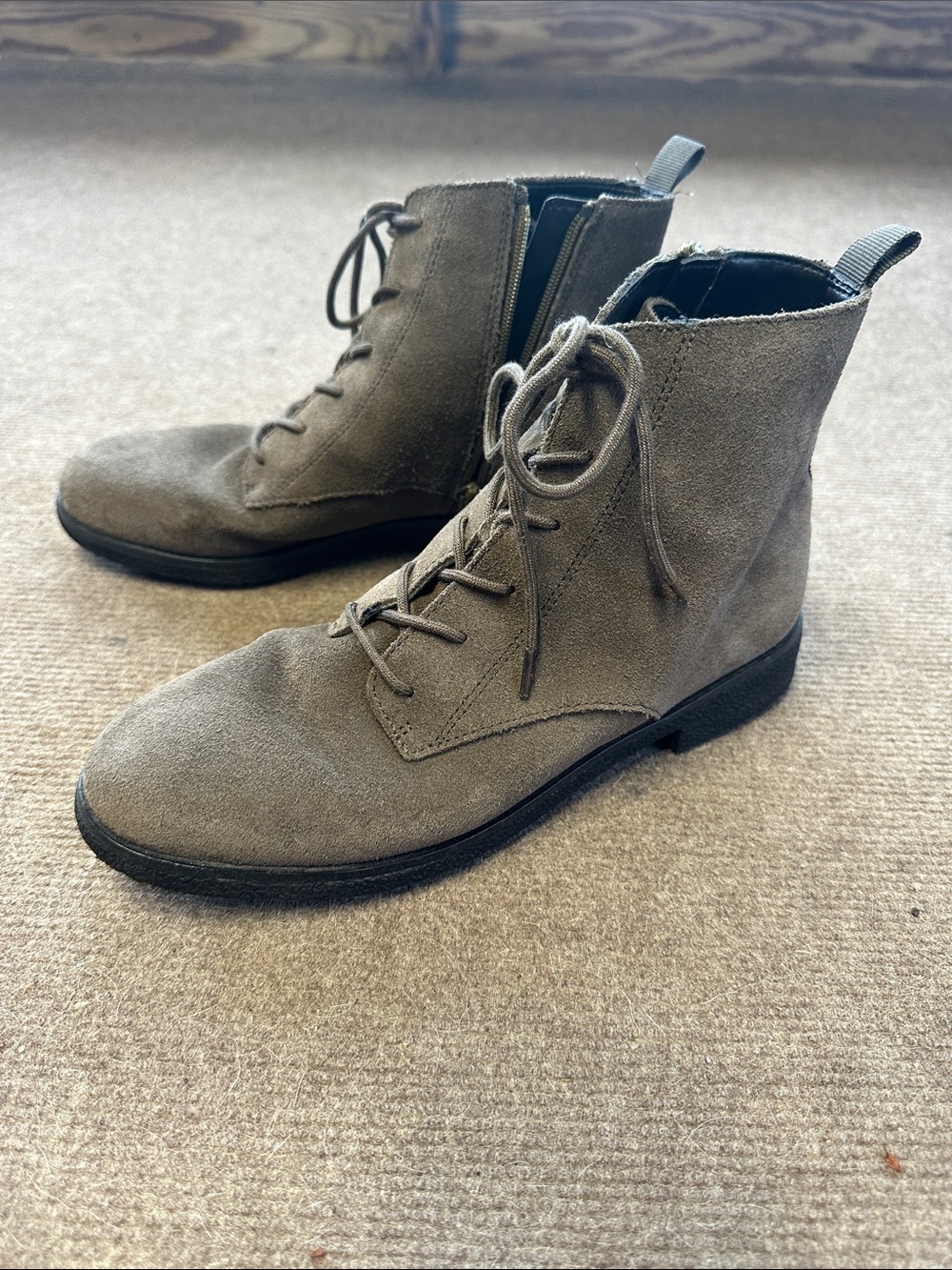 Clarks Griffin Boots size 8 women